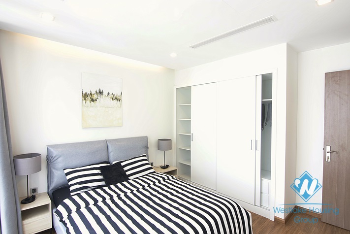 A lovely three apartment for rent in Vinhome Metropolis building, Ba Dinh