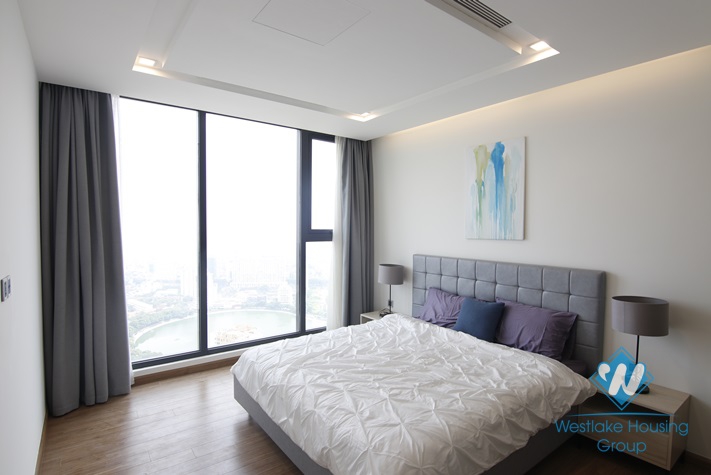 A lovely three apartment for rent in Vinhome Metropolis building, Ba Dinh