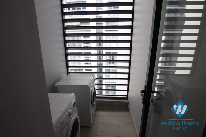 A lovely three apartment for rent in Vinhome Metropolis building, Ba Dinh