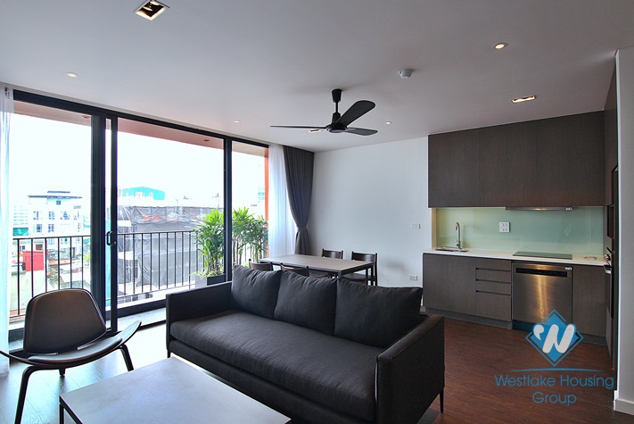 Lake view 2 bedrooms apartment for rent in Xuan Dieu, Tay Ho 