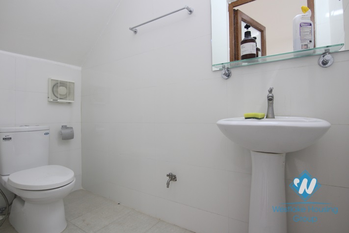 A newly 4 bedroom house for rent in Tay Ho, Ha Noi