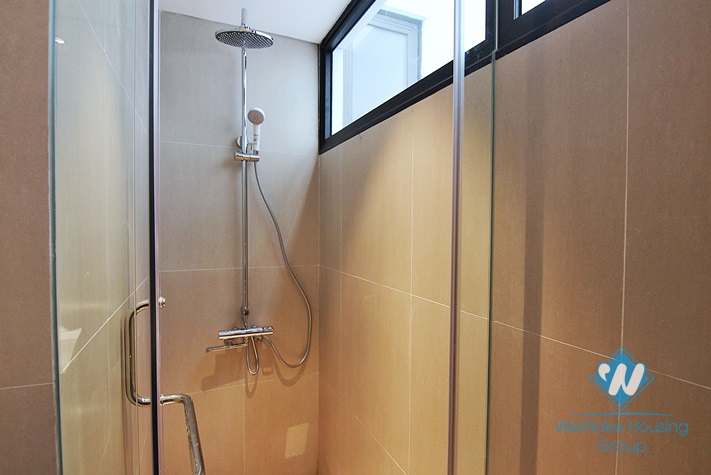 Lake view 2 bedrooms apartment for rent in Xuan Dieu, Tay Ho 