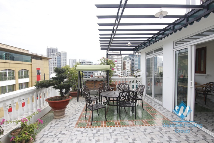 A luxurious 1 bedroom apartment for rent in Cau Giay District