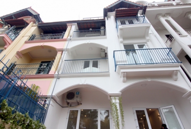 4 Bedrooms / 4 Bathrooms mini-villa in Xom Chua Westlake, Tay Ho, Ha Noi for rent