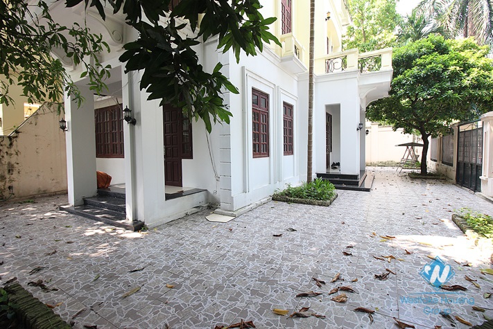 A four-bedroom villa in Ciputra, Tay Ho district with a large yard