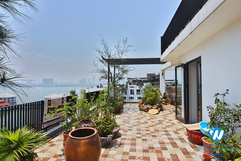 Bright 2-bedroom apartment with a rooftop and amazing lakeview on Tu Hoa Str
