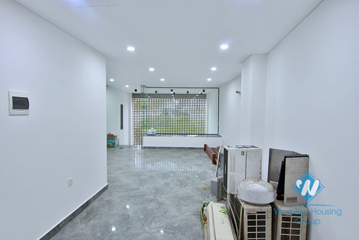 A brand new ofice for rent in Au co, Tay ho, Ha noi