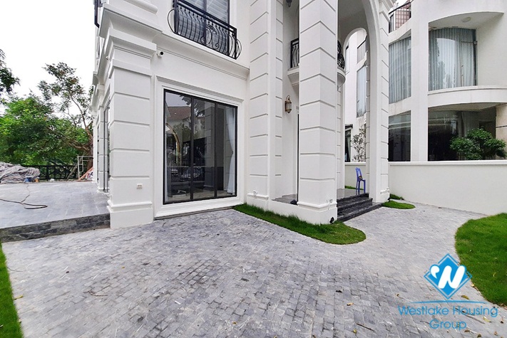 Brand new four-bedroom villa with luxurious furniture for rent at Vinhome Riverside Long Bien