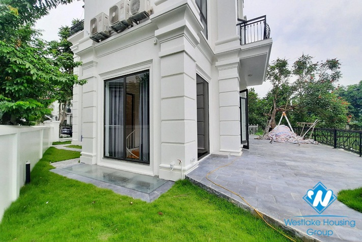 Brand new four-bedroom villa with luxurious furniture for rent at Vinhome Riverside Long Bien