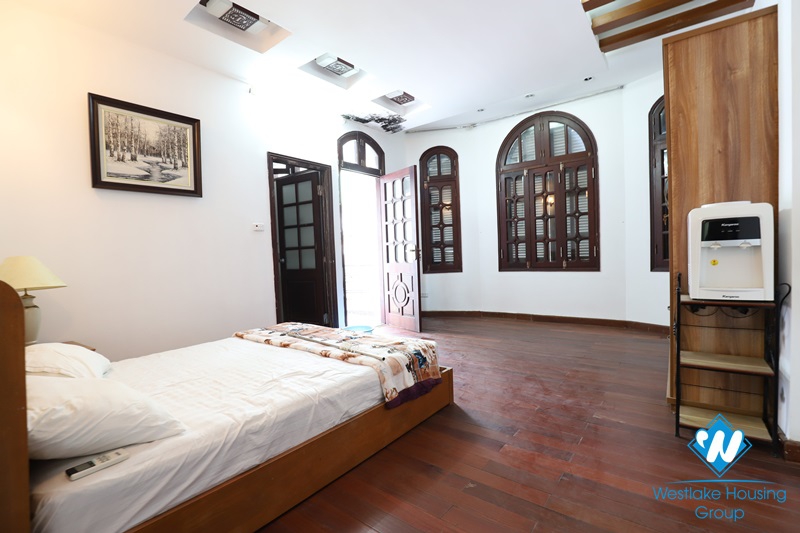 A spacious house being full of light on Kim Ma street for rent