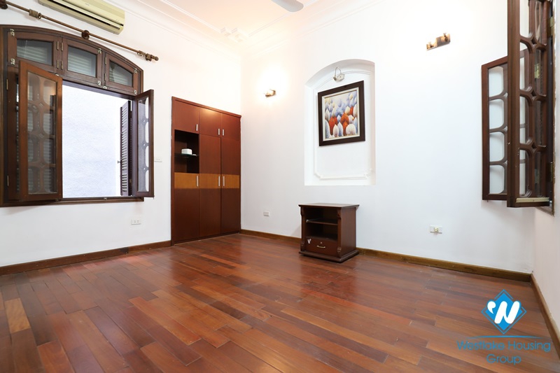 A spacious house being full of light on Kim Ma street for rent