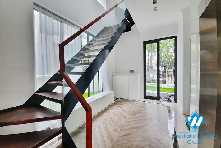 Brand new four-bedroom villa with luxurious furniture for rent at Vinhome Riverside Long Bien