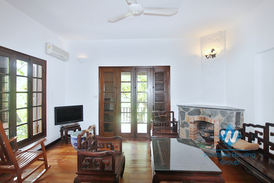 Cosy house with large yard and garden for lease in Xuan Dieu street, Tay Ho, Hanoi