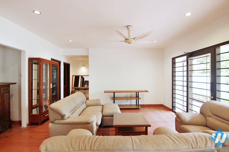 A radiance modern single- story bungalow, 3 bedroom for rent in Tay Ho	