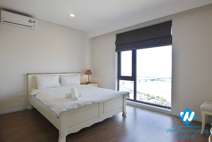 Three bedroom apartment for rent in Mipec Riverside Long Bien building