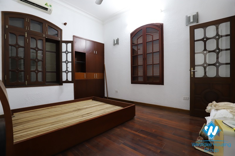 A spacious house being full of light on Kim Ma street for rent