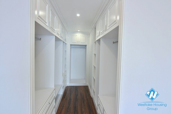 A stunning 4 bedroom apartment  for rent in D' Leroi Soleil, Xuan Dieu, Tay Ho