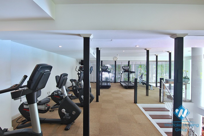 Amazing 4 bedrooms apartment in Tay Ho District for rent 