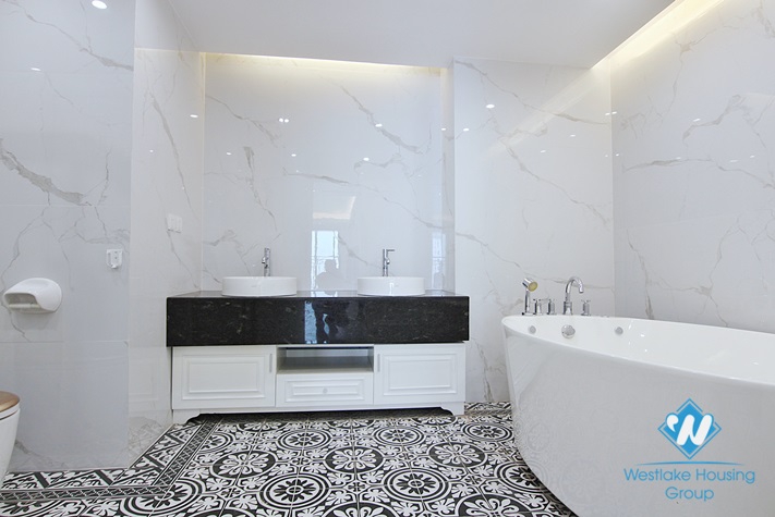 A stunning 4 bedroom apartment  for rent in D' Leroi Soleil, Xuan Dieu, Tay Ho