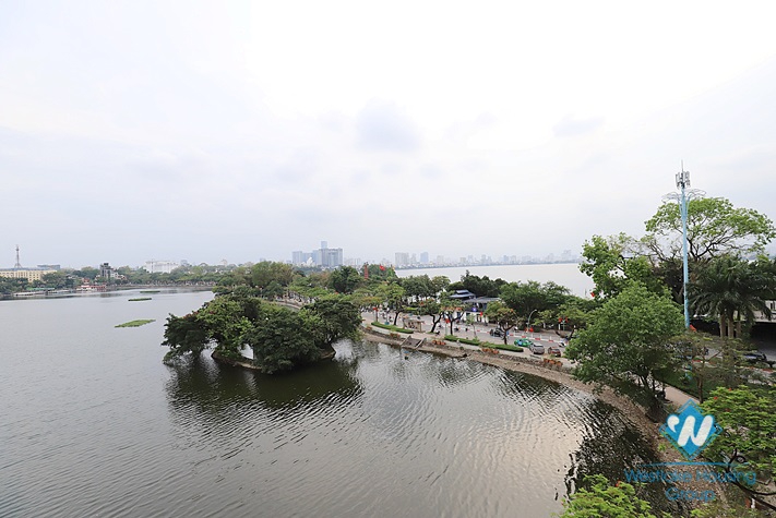 Amazing view apartment with 2 bedrooms for rent in Truc Bach area, Ba Dinh District 