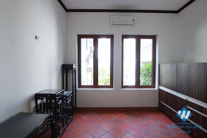 Unfurnished house for rent in Xuan Dieu street, Tay Ho, Ha Noi