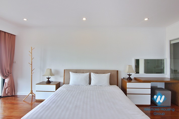 Amazing 4 bedrooms apartment in Tay Ho District for rent 