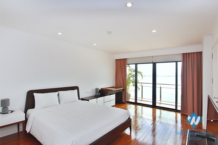 Amazing 4 bedrooms apartment in Tay Ho District for rent 