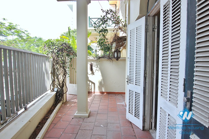Lake view house for rent in Quang An street, Tay Ho district