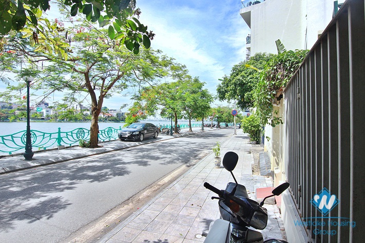 Lake view house for rent in Quang An street, Tay Ho district