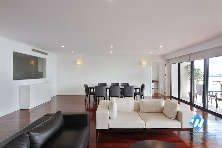 Amazing 4 bedrooms apartment in Tay Ho District for rent 