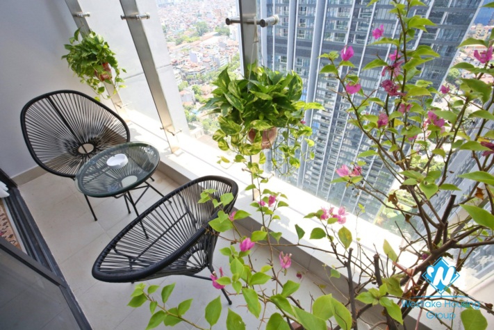 A well-decorated apartment for rent in Vinhome Metropolis, Lieu Giai, Ba Dinh