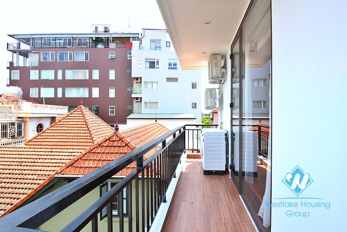 Beautiful and brightly 3 bedroom apartment for rent in Dang thai mai, Tay ho, Ha noi