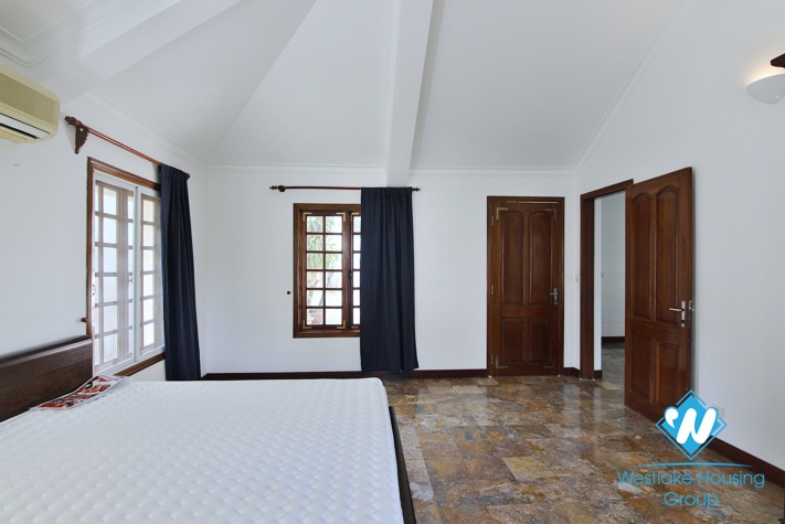 Nice house with courtyard for rent in Tay Ho District 