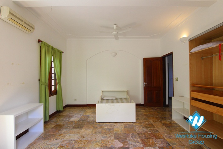 Nice house with courtyard for rent in Tay Ho District 