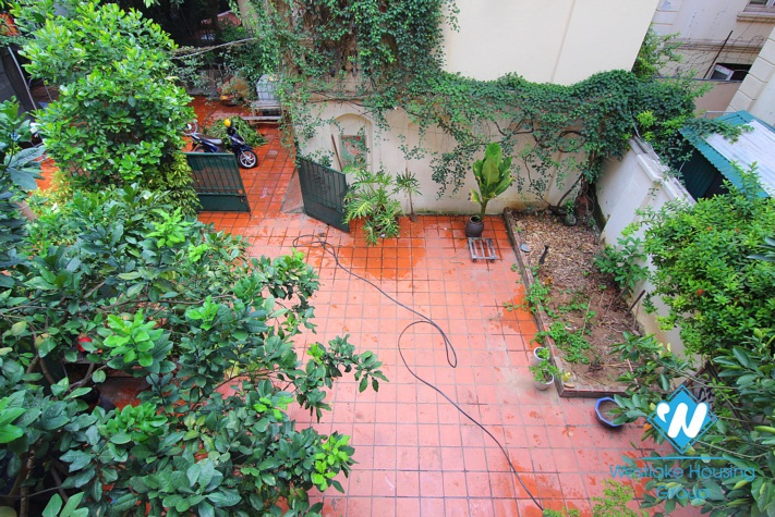 Nice house with courtyard for rent in Tay Ho District 