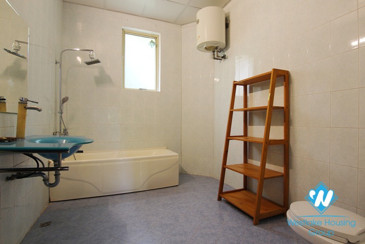 Nice house with courtyard for rent in Tay Ho District 