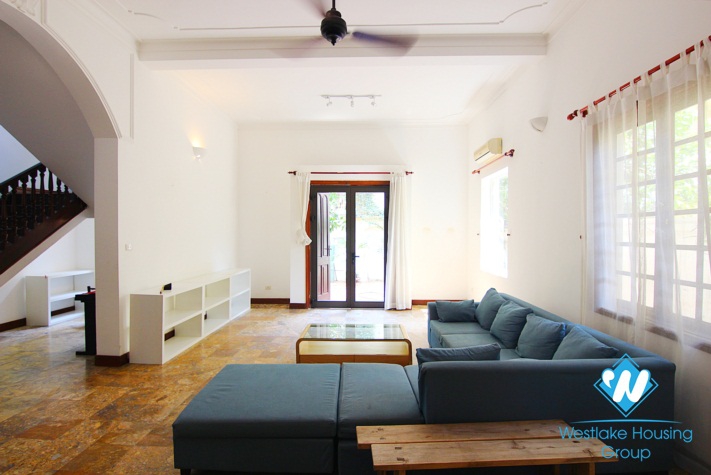 Nice house with courtyard for rent in Tay Ho District 