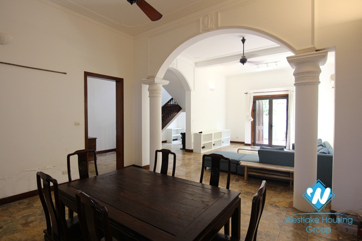 Nice house with courtyard for rent in Tay Ho District 