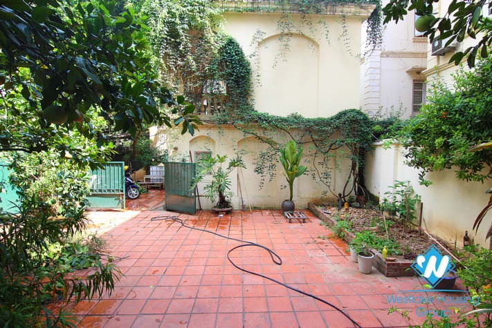 Nice house with courtyard for rent in Tay Ho District 