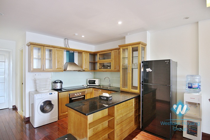A good deal for 3 bedroom apartment in Xuan dieu, Tay ho, Ha noi