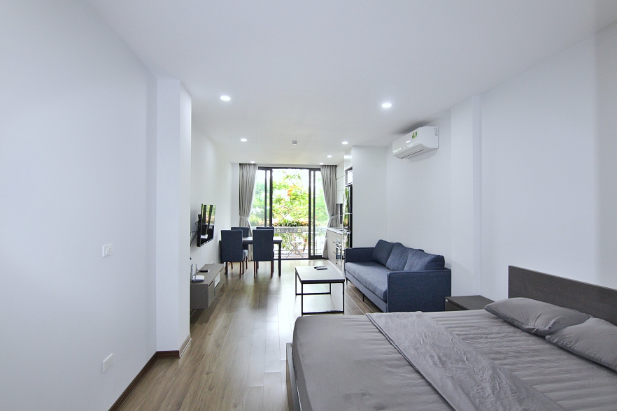 Lake view studio for rent in Trinh Cong Son walking street, Tay Ho