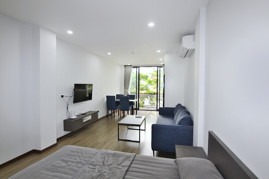 Lake view studio for rent in Trinh Cong Son walking street, Tay Ho