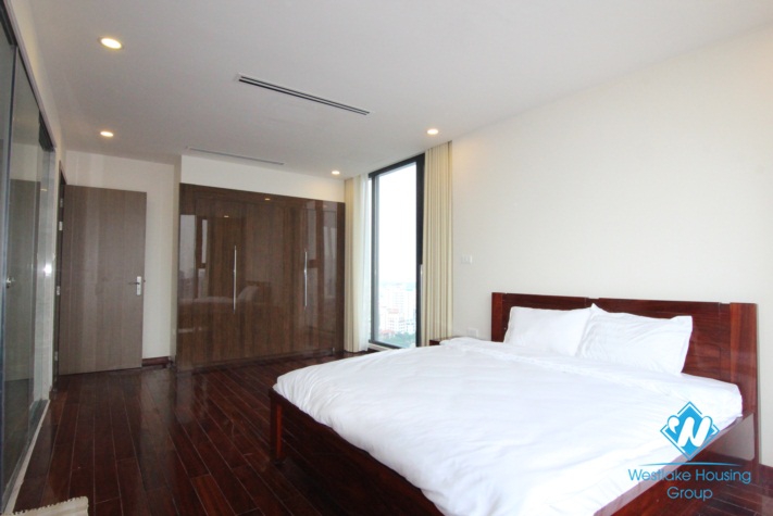 A fantastic apartment in Vinhomes Metropolis for rent 
