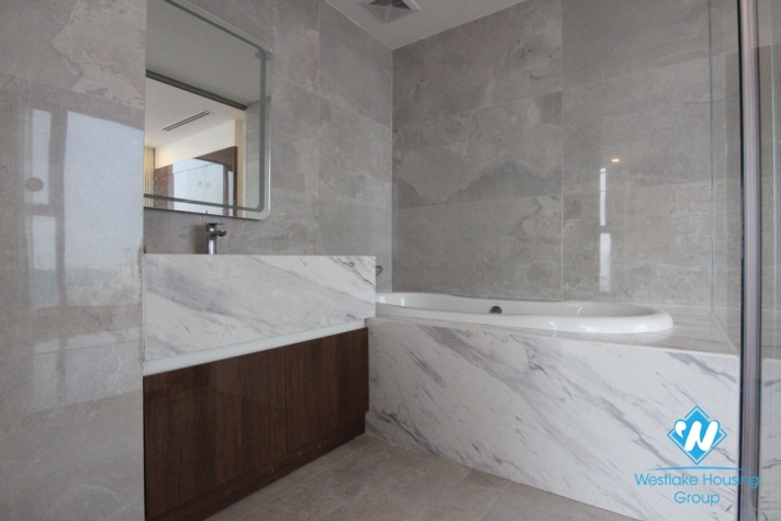 A fantastic apartment in Vinhomes Metropolis for rent 