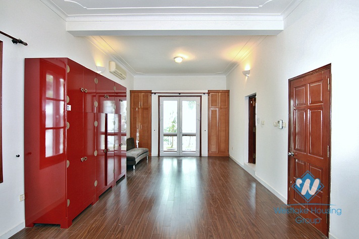 A 5 bedroom vila for rent in To ngoc van, Tay ho, Ha noi