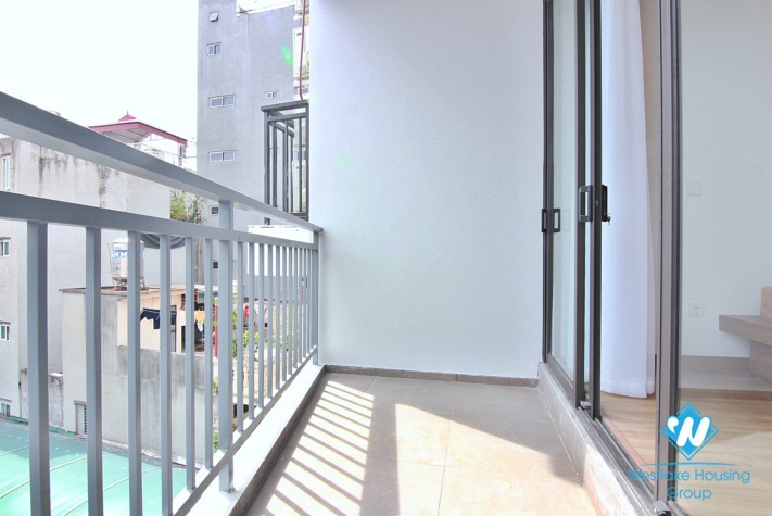 Bright studio for rent in Trinh Cong Son st, Tay Ho district, Ha Noi