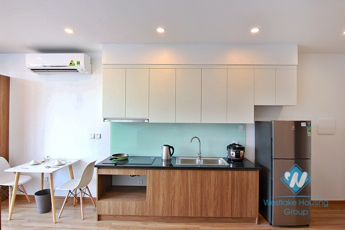 Brand new studio with load of natural light in Trinh cong son, Tay ho, Ha noi