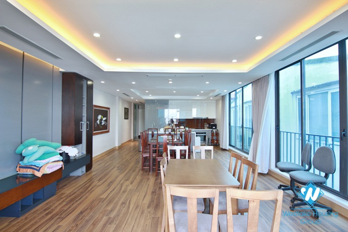 Lake view apartment with big size for rent in Tu Hoa st, Tay Ho District 