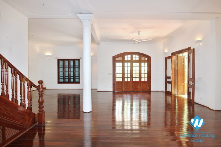 A beautiful secluded villa for rent in Tay Ho with swimming pool and garden