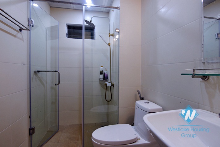 Spacious 1 bedroom apartment for rent in Xuan dieu, Tay ho, Ha noi